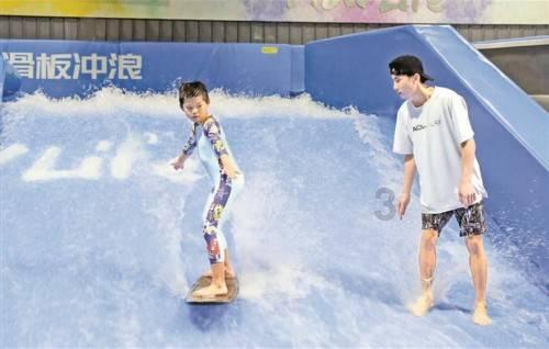 南阳市宛城区：军地联合送喜报 光荣之家添荣光